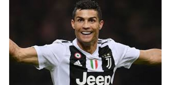 Ronaldo hjelper Juventus å vinne hjemme
